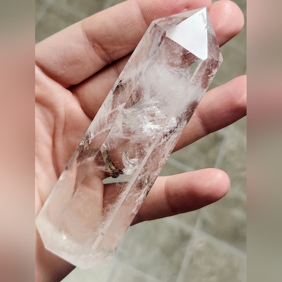 Stunning High-quality Phantom Clear Quartz Crystal Tower Point - Picture 2 of 9